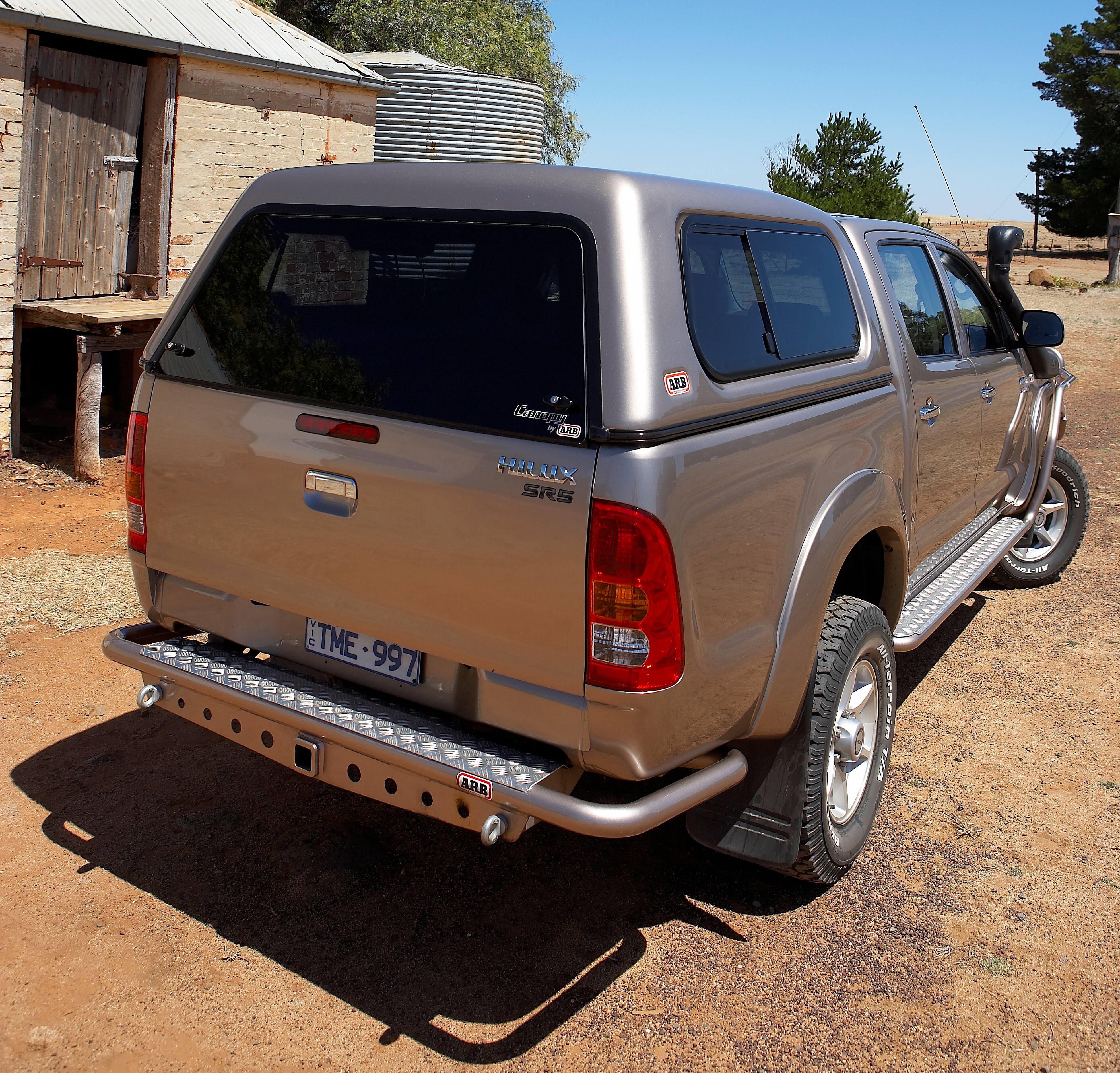 Zabudowa ARB – Toyota Hilux (2005 – 2015)